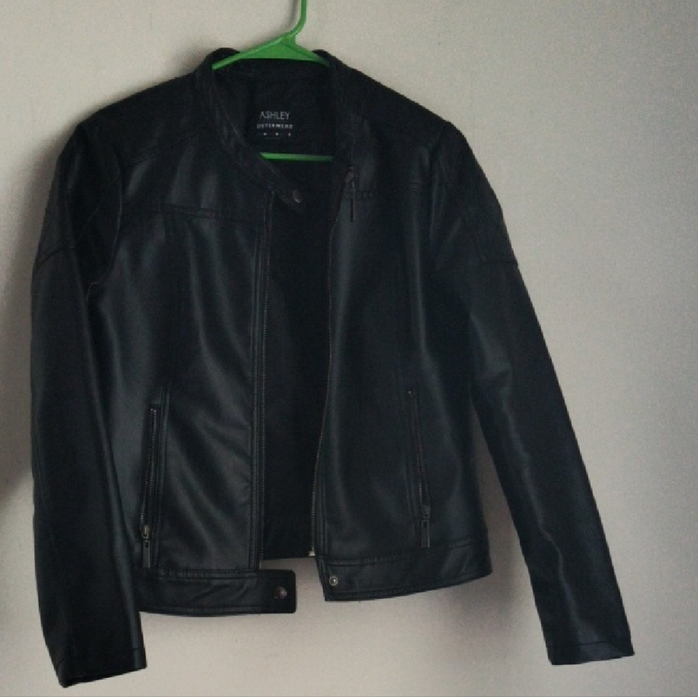 Ashley By 26 International Black Leather Jacket Timeless Style